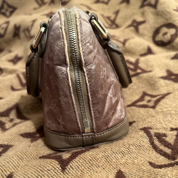 Louis Vuitton Monogram Satin Alma BB - Picture 4 of 10